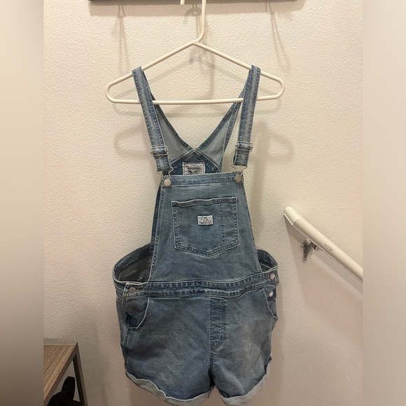 NWT Levi’s Overall Shorts - Picture 1 of 3